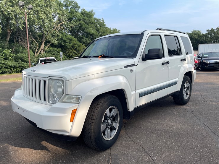 2008-jeep-liberty-sport-image-1