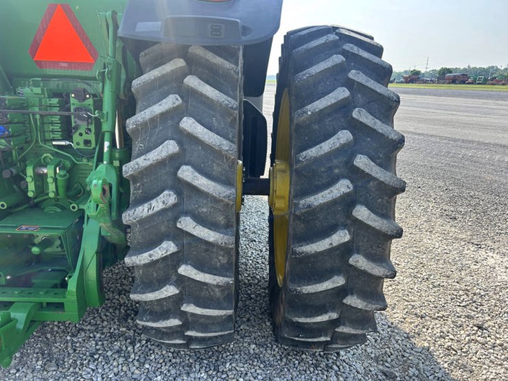 2012-john-deere-8285r-image-54