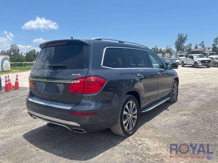 2016-mercedes-benz-gl450-image-3