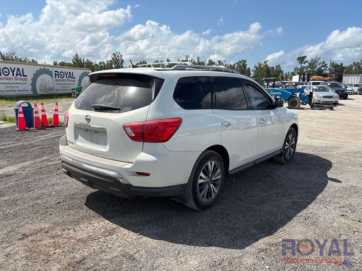 2017-nissan-pathfinder-image-3