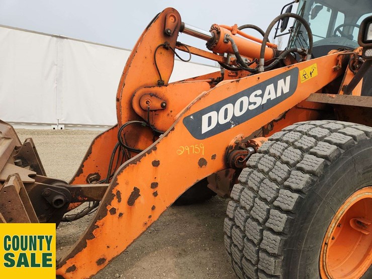 2015-doosan-dl250-3-image-15