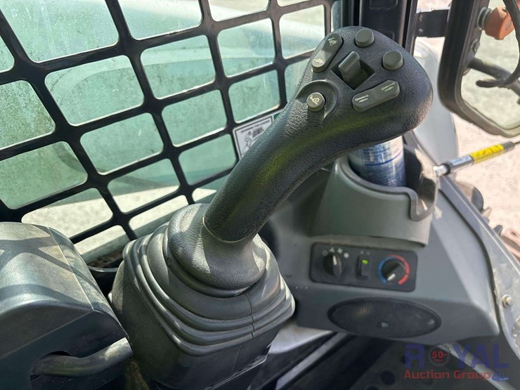 2019-bobcat-t770-image-11