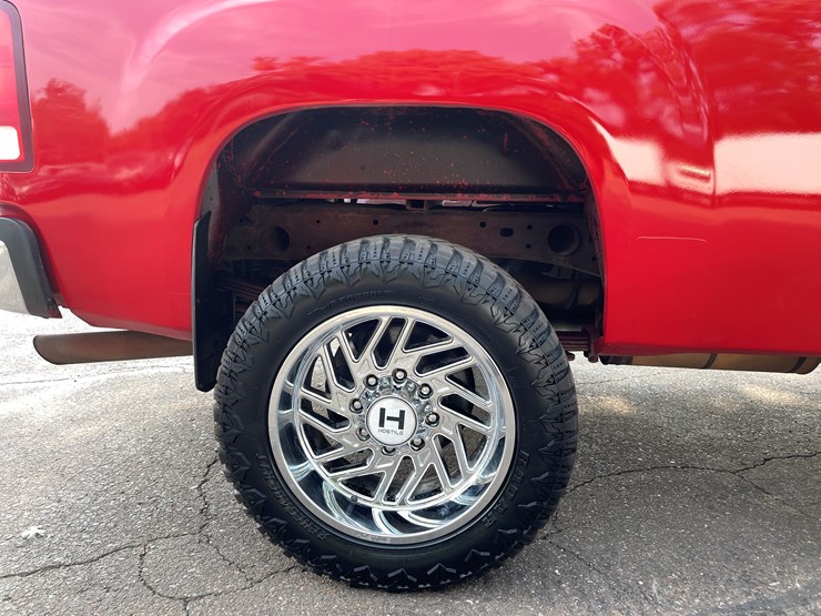 2012-gmc-2500-image-38