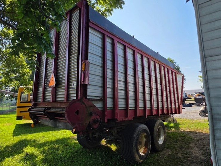tandem-axle-silage-cart-image-4