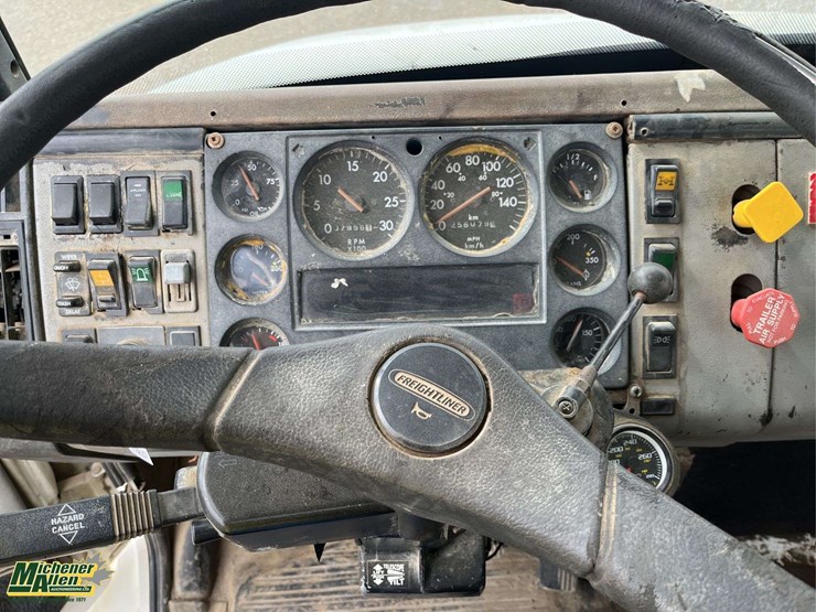 1999-freightliner-fl80-image-5