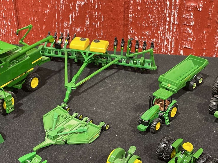 john-deere-64-image-6