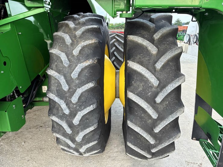 2015-john-deere-s680-image-44