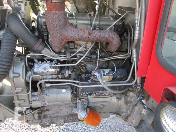 massey-ferguson-1085-image-9