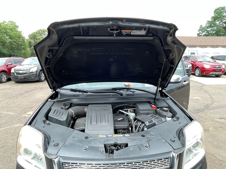 2015-gmc-terrain-slt-image-43