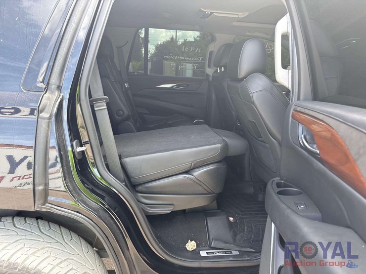 2020-cadillac-escalade-image-19
