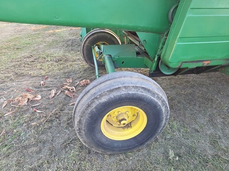 john-deere-4420-image-26