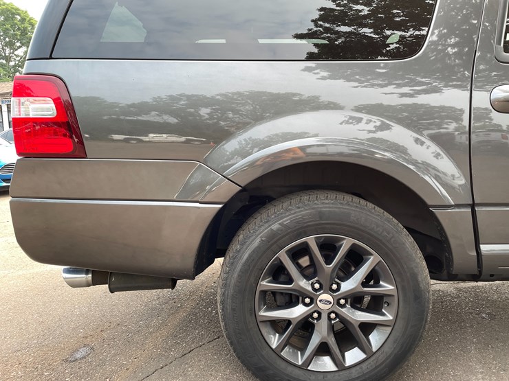 2017-ford-expedition-limited-image-25