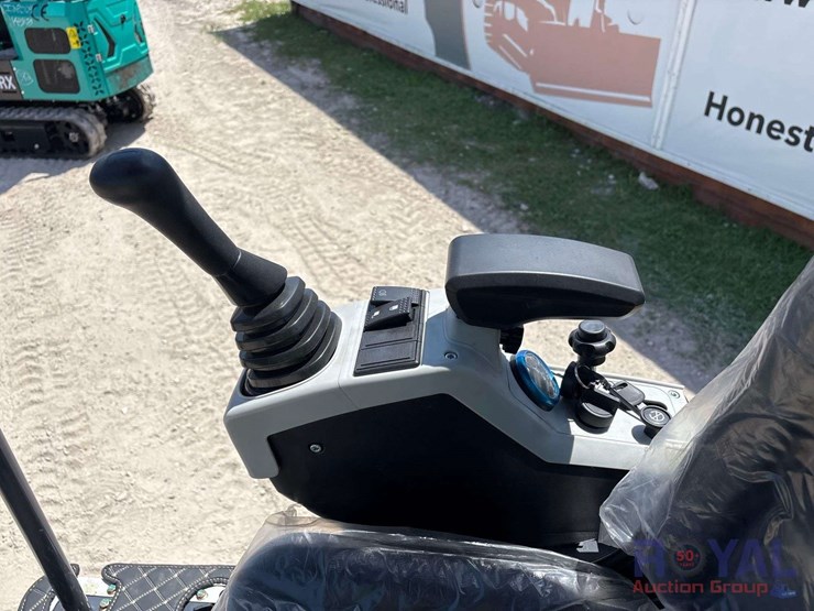 unused-2025-cfg-xz20r-mini-excavator-image-7