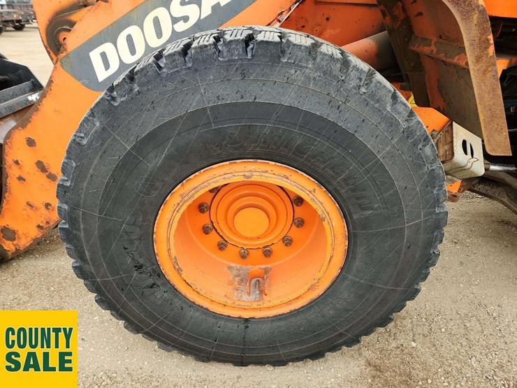 2015-doosan-dl250-3-image-23