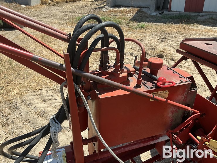 new-holland-1002-image-13