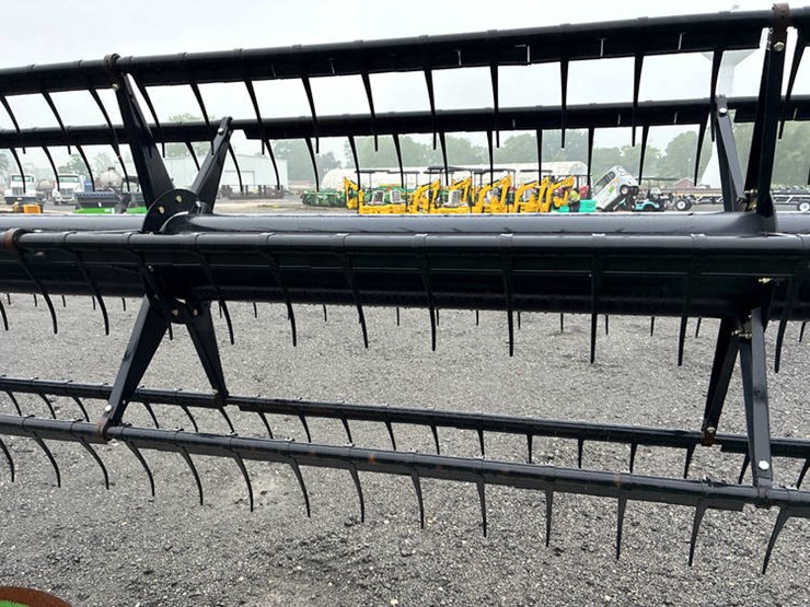2013-john-deere-635f-image-23
