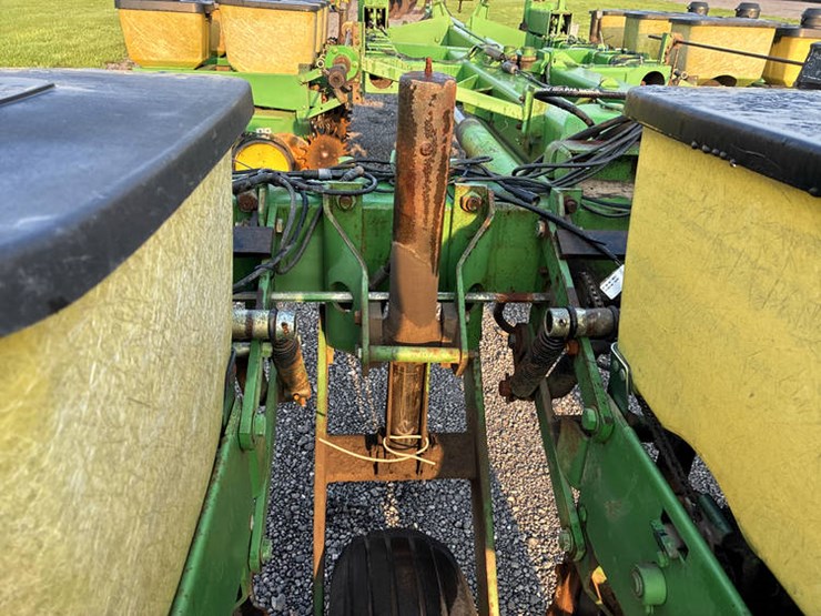 john-deere-7000-image-43