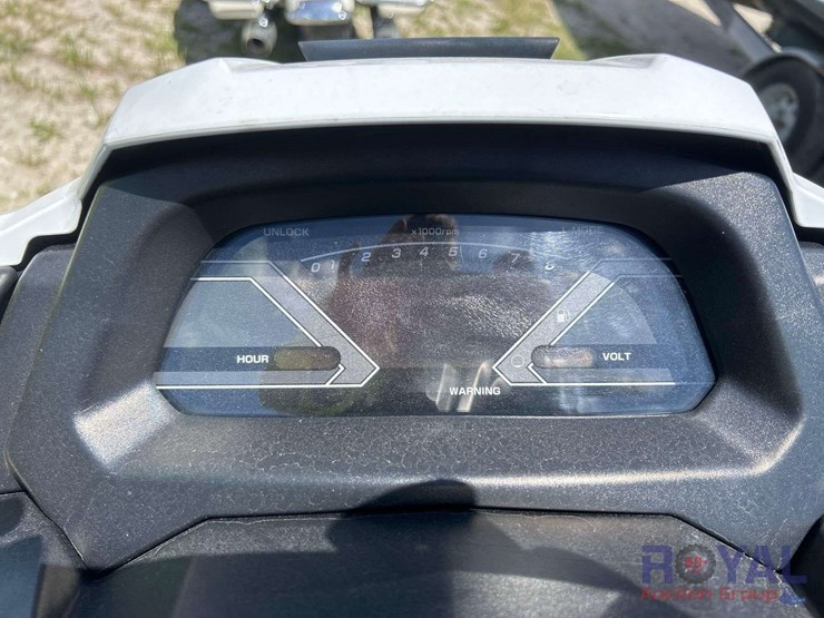 2017-yamaha-vx1050b-deluxe-jetski-image-10