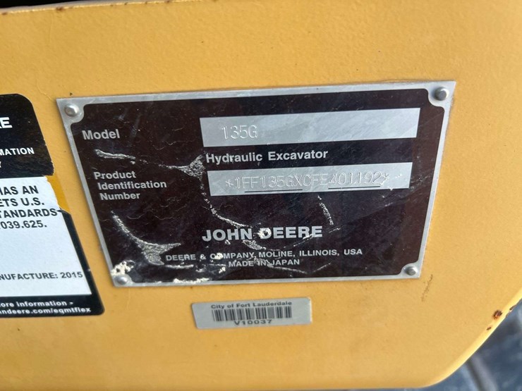 2015-deere-135g-image-5