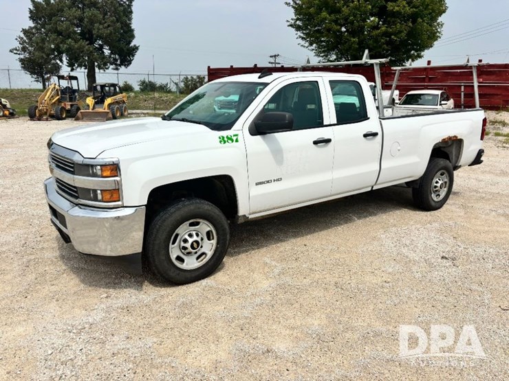 2015-chevrolet-2500hd-image-13