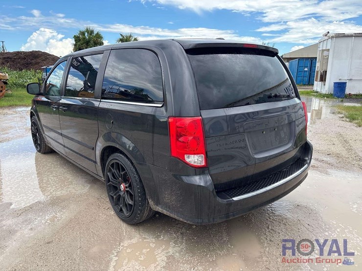 2012-dodge-grand-caravan-image-4