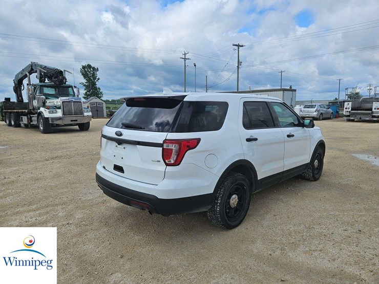 2017-ford-explorer-image-6