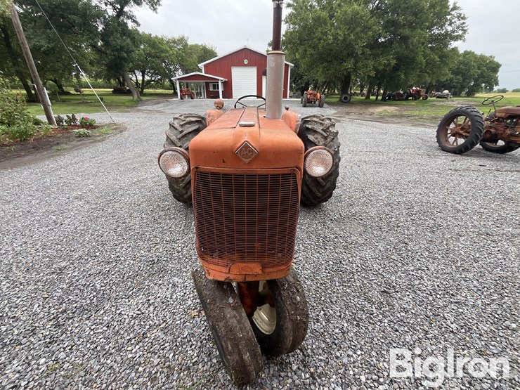 1957-allis-chalmers-d17-image-2