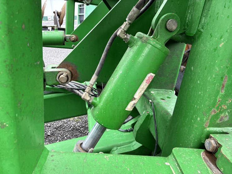 2020-john-deere-2680h-image-32