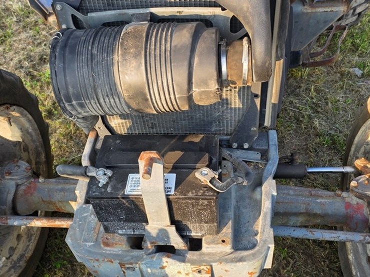 new-holland-tn70-image-37