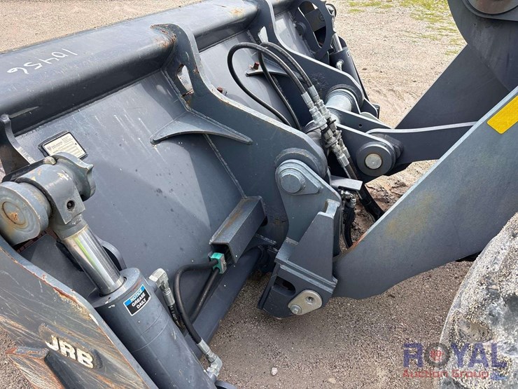2018-deere-524k-image-25