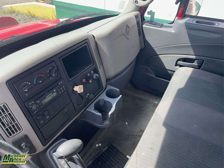 2009-international-durastar-4300-image-8