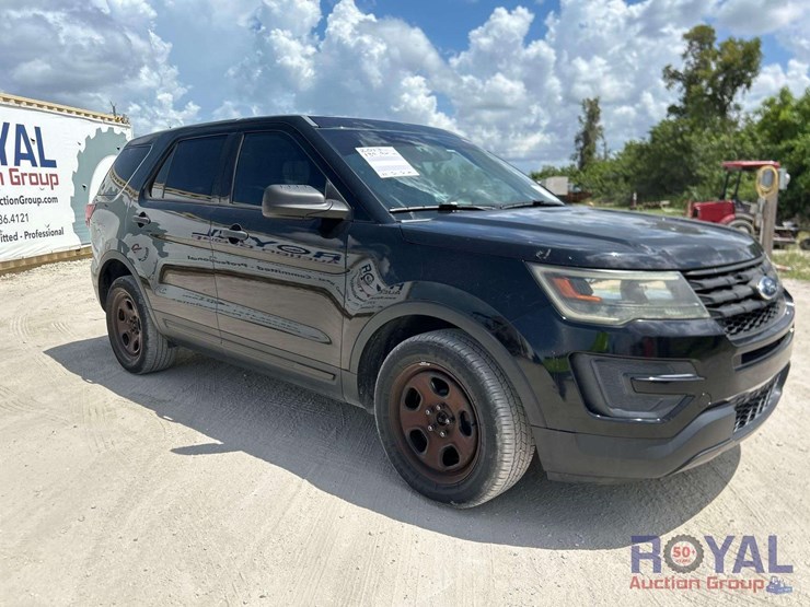 2017-ford-explorer-image-2