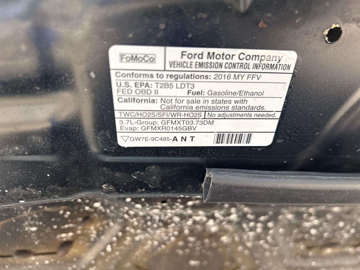 2016-ford-explorer-image-15