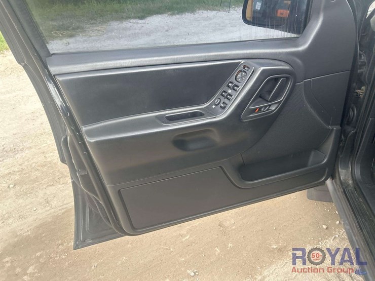 2004-jeep-grand-cherokee-image-10