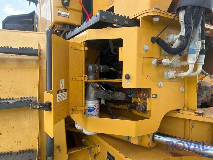 2016-deere-410e-image-36