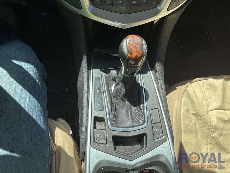 2010-cadillac-srx-image-16