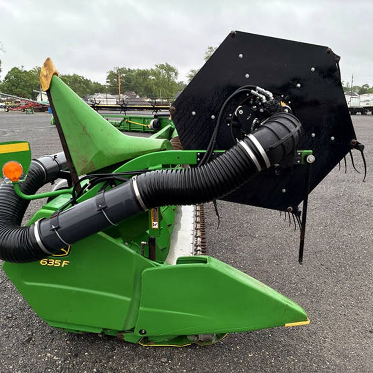 2013 JOHN DEERE 635F