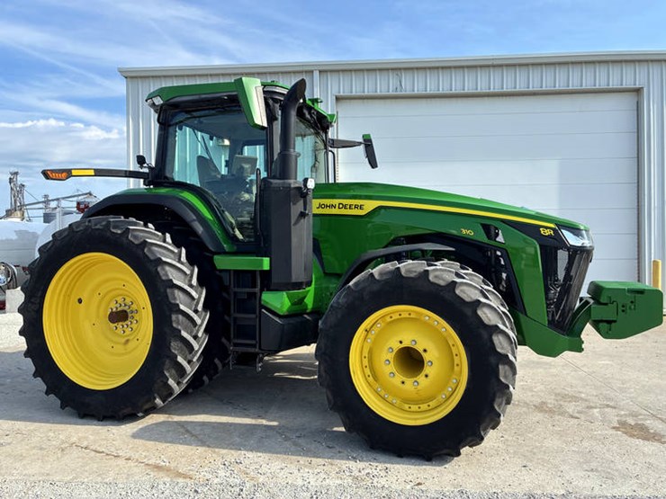 2022-john-deere-8r-310-image-3