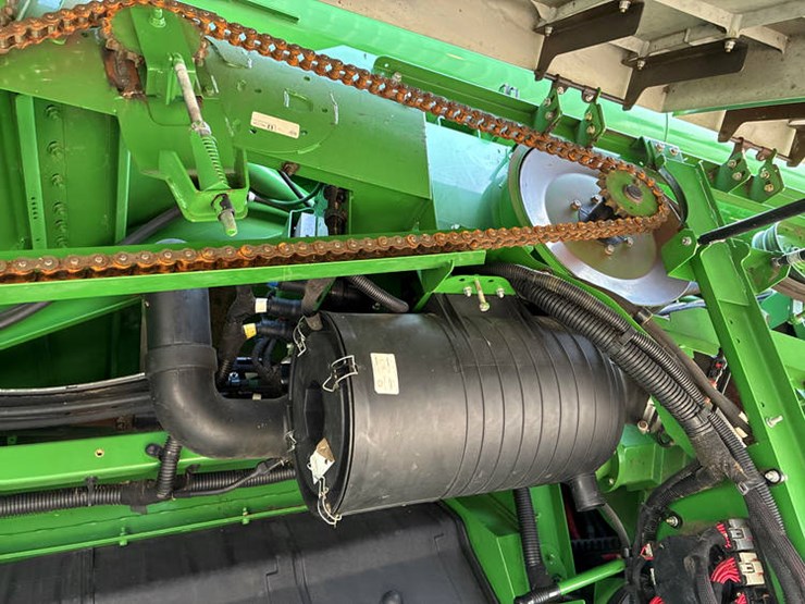 2014-john-deere-s690-image-44