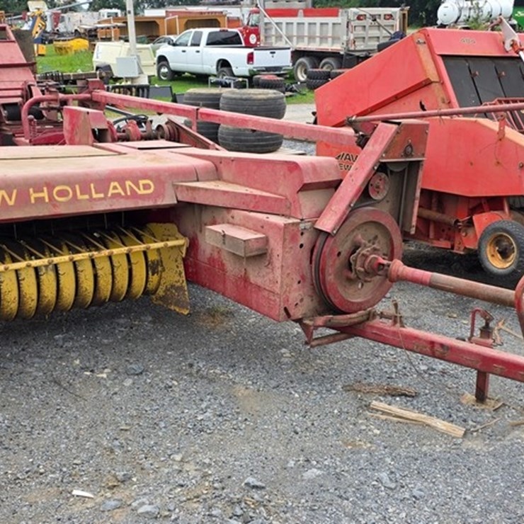 NEW HOLLAND 273