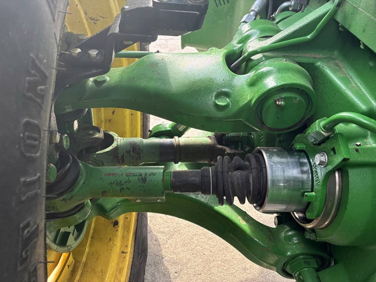 2012-john-deere-8360r-image-47