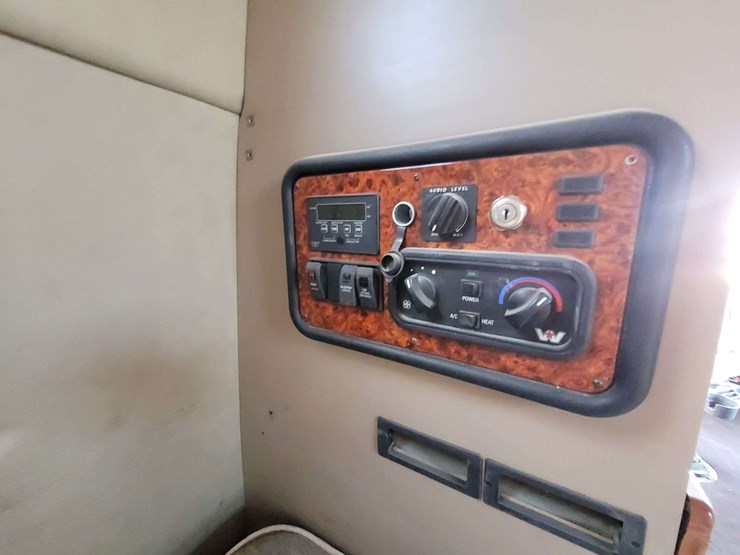 2005-western-star-4900-image-11