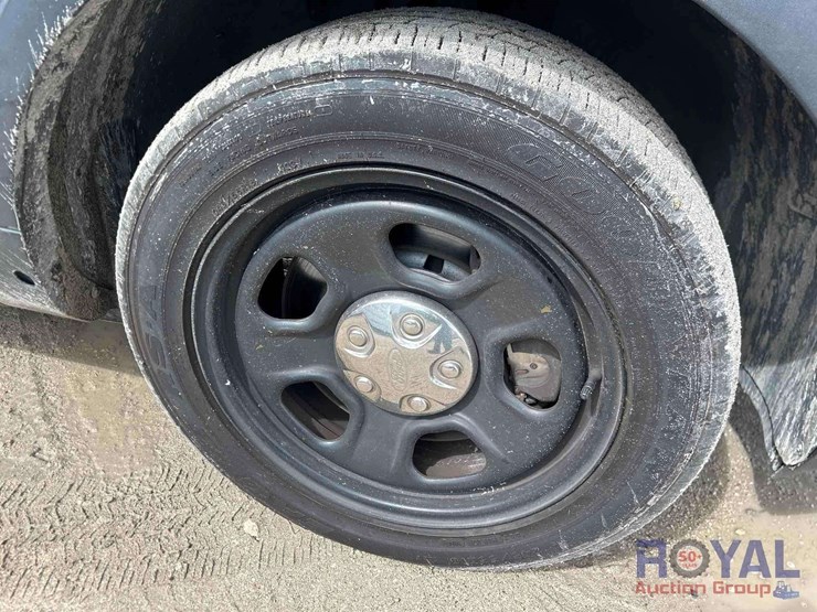2016-ford-explorer-image-24