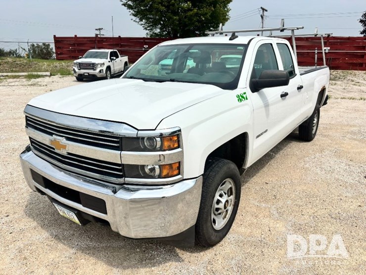 2015-chevrolet-2500hd-image-14