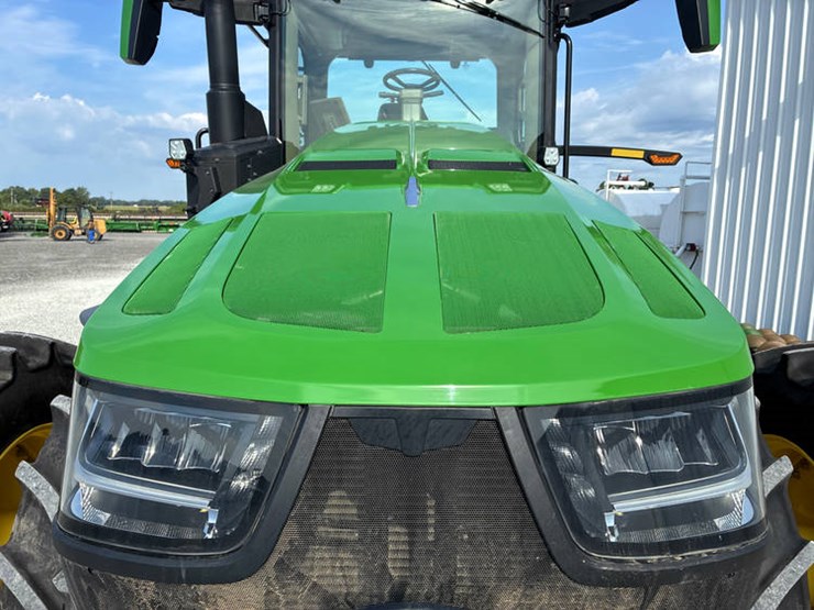 2022-john-deere-8r-310-image-16