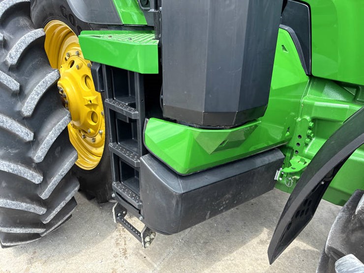 2023-john-deere-8r-340-image-13