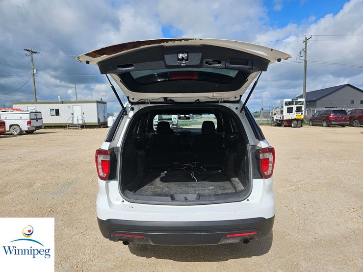 2017-ford-explorer-image-8