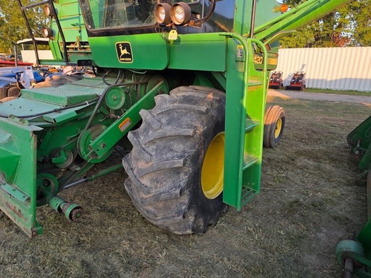 john-deere-4420-image-5