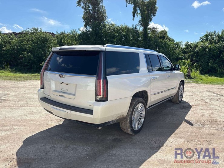 2015-cadillac-escalade-esv-platinum-image-3