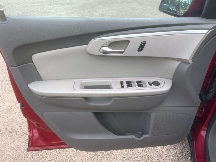 2012-chevrolet-traverse-ltz-image-12